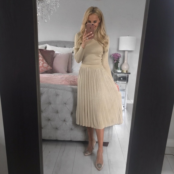 Knitted Turtleneck &Pleated Skirt Two Piece, Beige - Picture 6 of 8